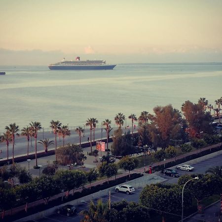 A City-Center Seaview Penthouse At Oceanic 레메소스 외부 사진