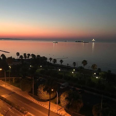 A City-Center Seaview Penthouse At Oceanic 레메소스 외부 사진