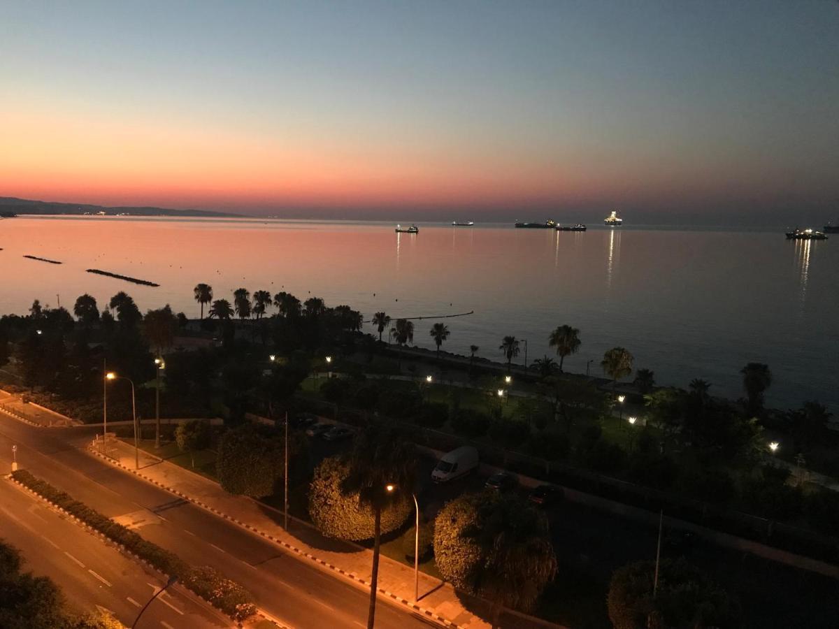 A City-Center Seaview Penthouse At Oceanic 레메소스 외부 사진