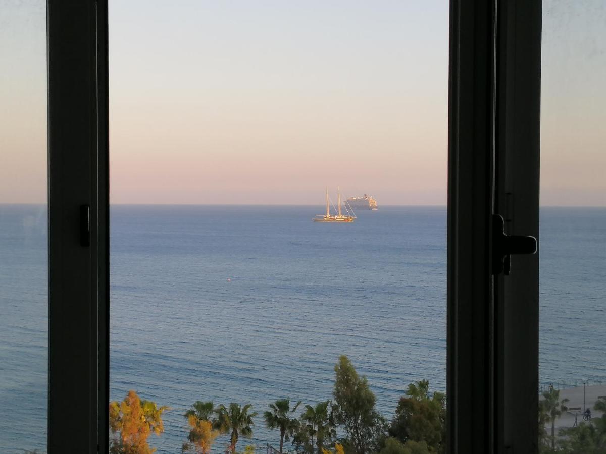 A City-Center Seaview Penthouse At Oceanic 레메소스 외부 사진