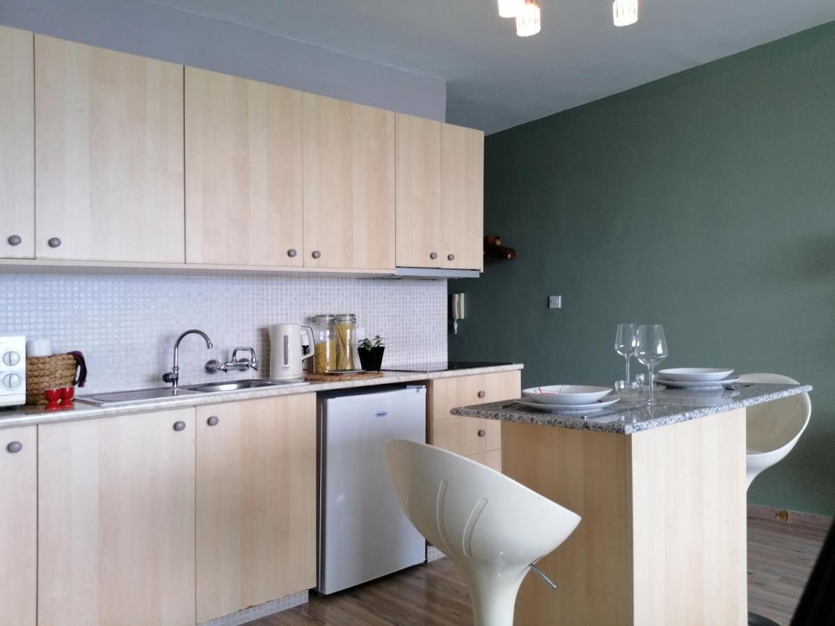 A City-Center Seaview Penthouse At Oceanic 레메소스 외부 사진