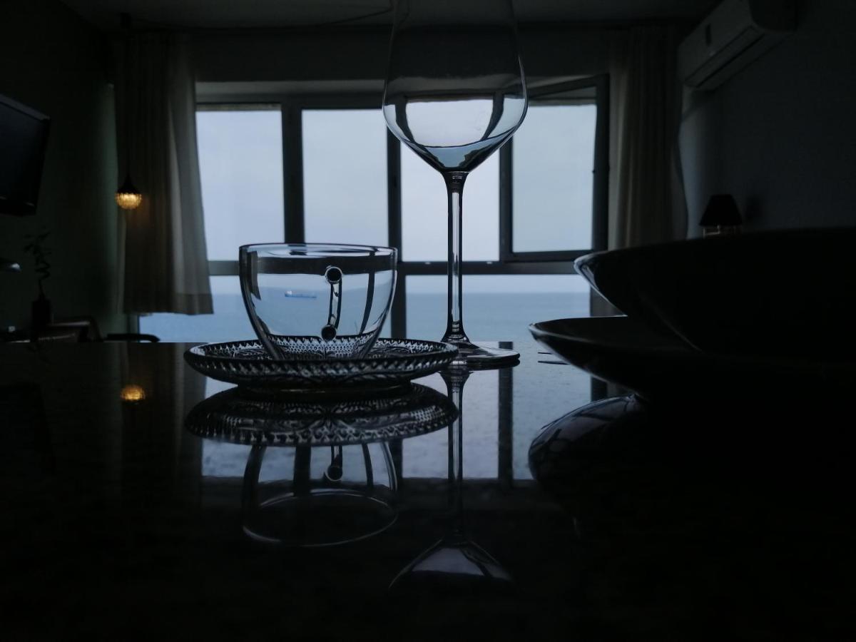 A City-Center Seaview Penthouse At Oceanic 레메소스 외부 사진