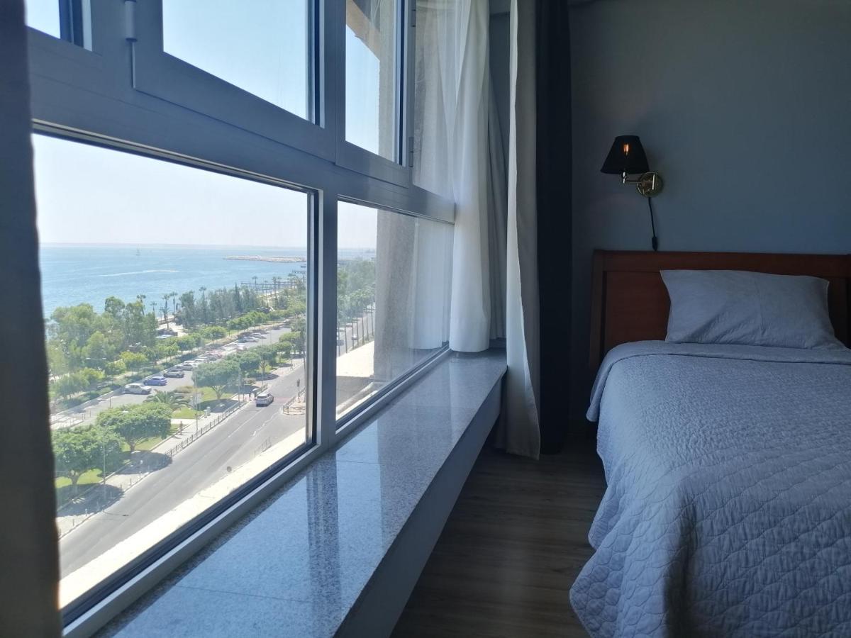 A City-Center Seaview Penthouse At Oceanic 레메소스 외부 사진